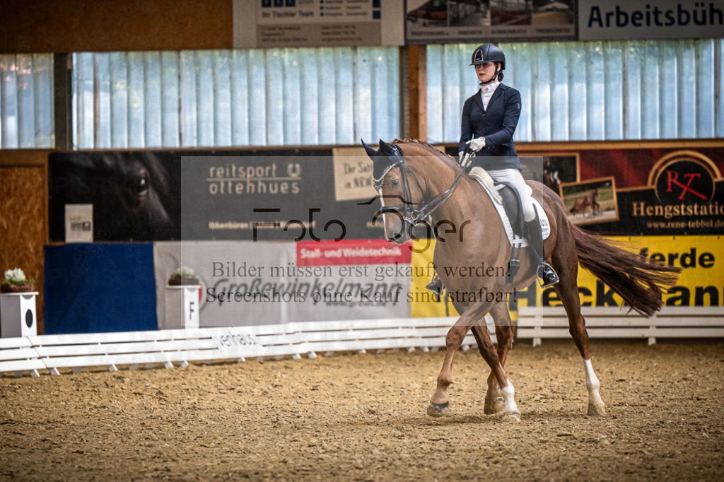DOS_0788 | Entdecke hochwertige Reitturnierfotos von Foto Oger. Professionell, emotional und authentisch – jetzt Lieblingsmomente im Shop bestellen.Deutschlandweite Turnierfotografie. - Realisiert mit Pictrs.com