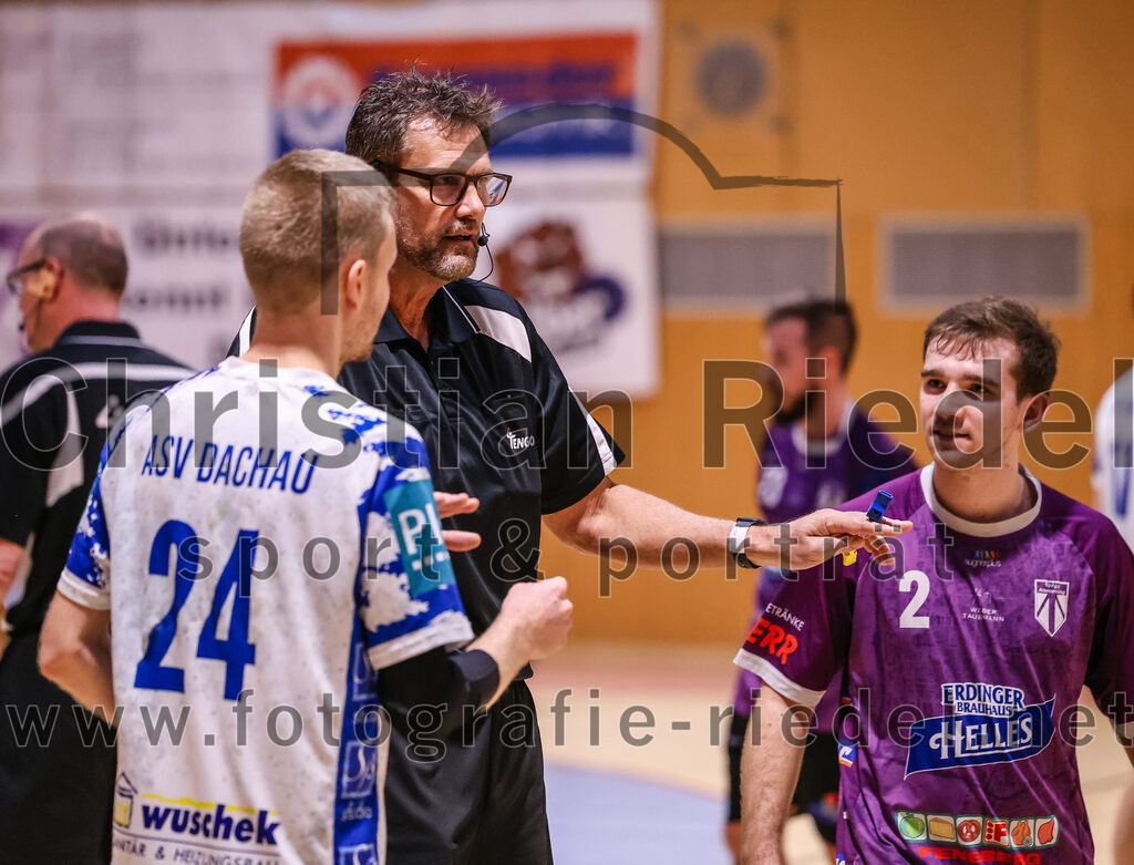 2024-11-24_099_SpVgg_Altenerding_gegen_ASV_Dachau | Erding, Deutschland, 24.11.2024:Handball, Bezirksoberliga Männer 2024 / 2025, 8. Spieltag, SpVgg Altenerding gegen ASV Dachau, Endergebnis: 30:23Finn Rohmert (ASV Dachau, #24), Joseph Wyhnalek (SpVgg Altenerding, #2)Foto: Christian Riedel / fotografie-riedel.net