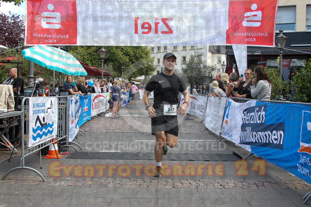250824_1314_EV4_0012 | Sportfotografie im Rhein-Sieg Kreis, Köln, Bonn, NRW, Rheinland Pfalz, Hessen, etc. Unser Tätigkeitsfeld umfasst den Laufsport vom Volkslauf über den Marathon, Duathlon, Triathon bis zum Ultralauf wie Kölnpfad Ultra oder Schindertrail.
