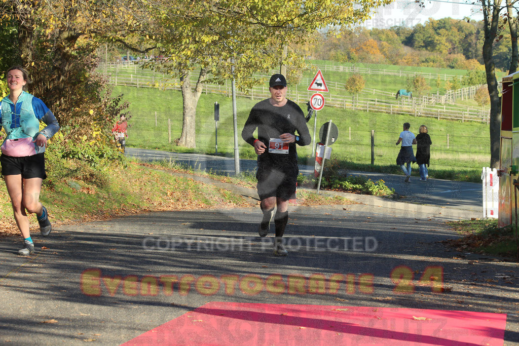 221113_1332_EX1_9767 | Sportfotografie im Rhein-Sieg Kreis, Köln, Bonn, NRW, Rheinland Pfalz, Hessen, etc. Unser Tätigkeitsfeld umfasst den Laufsport vom Volkslauf über den Marathon, Duathlon, Triathon bis zum Ultralauf wie Kölnpfad Ultra oder Schindertrail.