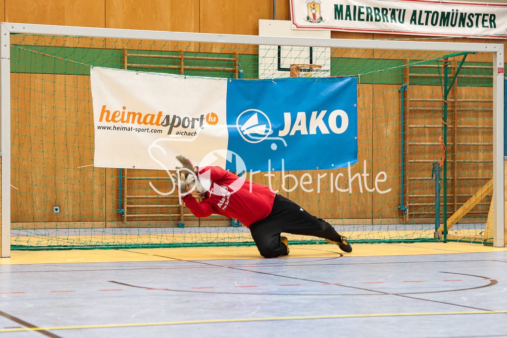 Maerbraeu-Cup BC Aichach II | Johannes Miesl haelt den entscheidenden 7 Meter im Finale