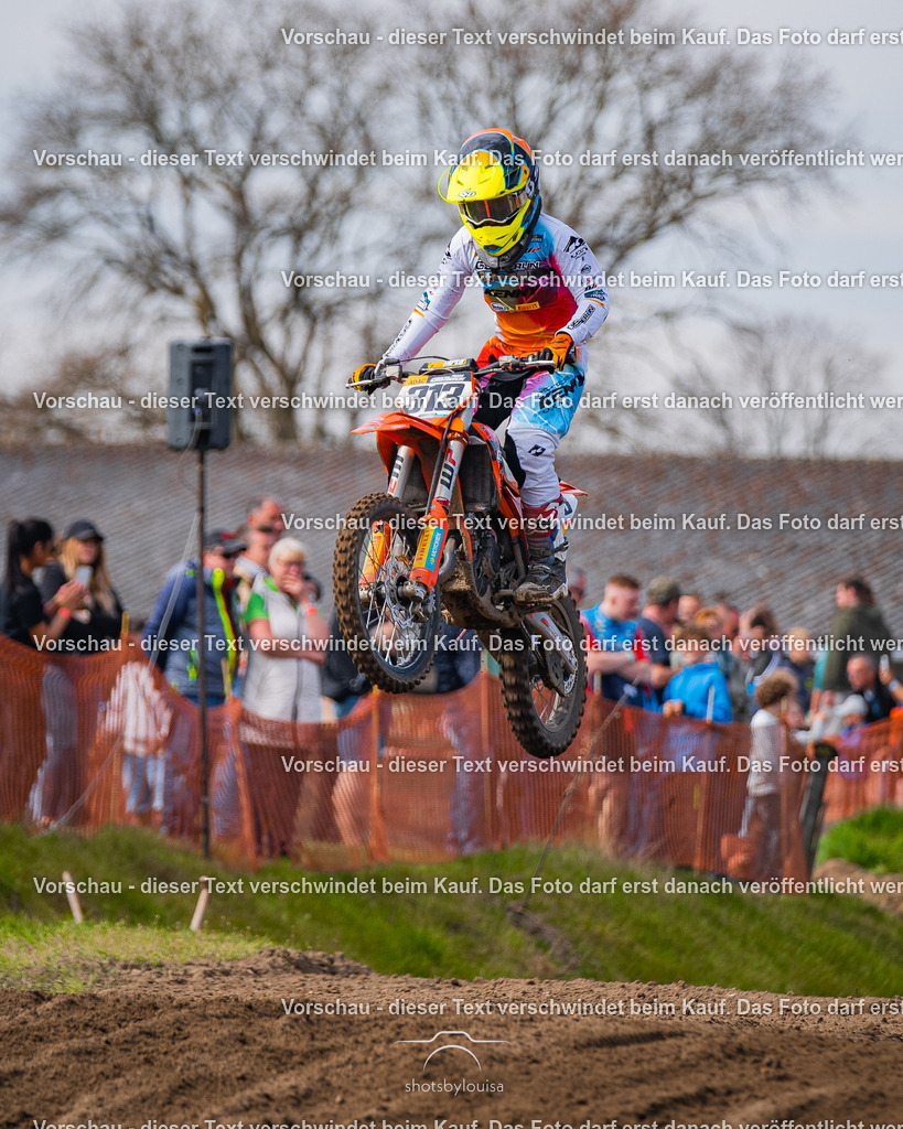 04_13_Bensdorf_85-2032 | Sportfotografin aus Berlin-Brandenburg mit Fokus auf Motocross. Ich halte deine sportliche Leistung und echte Emotionen auf und neben der Strecke professionell fest. Entdecke die Fotos von deinem Rennen und bestelle sie direkt hier im Shop.