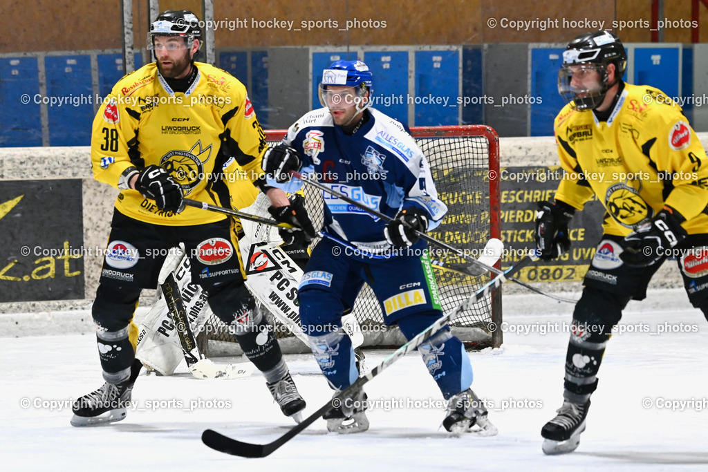 MET Photovoltaik Hornets Spittal vs. ESC Soccerzone Steindorf | #38 Zorec Marco EC Hornets Spittal, #57 Wilfan Franz ESC Steindorf, #9 Essmann Kevin EC Hornets Spittal, MET Photovoltaik Hornets Spittal vs. ESC Soccerzone Steindorf, MET Photovoltaik Hornets Spittal vs. ESC Soccerzone Steindorf am 28.12.2024 in Spittal an der Drau (Eissportzentrum Spittal), Austria, (Photo by Bernd Stefan)