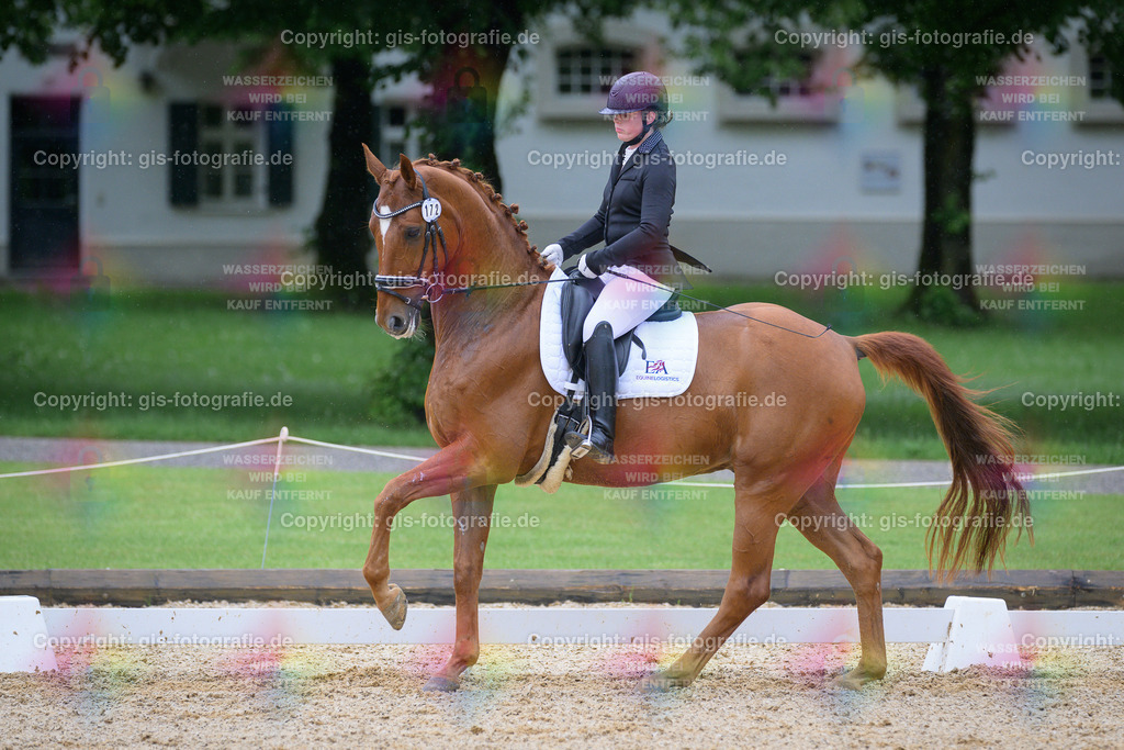 Heger_Caroline_Quasar-Rouge_M1_240601_09 | gis-fotografie