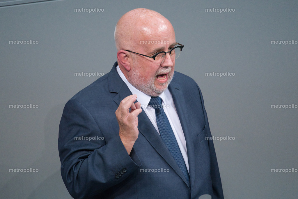 Jürgen Pohl (12) | Metropolico