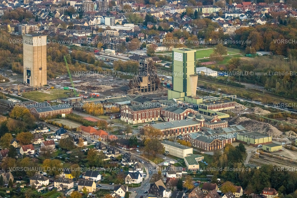 Gelsenkirchen231103399 | Luftbild, ehemaliges DSK Bergwerk Lippe  Westerholt, neues Quartier für klimagerechtes Arbeiten und Wohnen, Egonstraße, an der Stadtgrenze zu Gelsenkirchen, umgeben von herbstlichen Laubbäumen, Hassel, Gelsenkirchen, Ruhrgebiet, Nordrhein-Westfalen, Deutschland