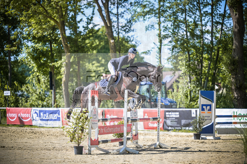 DOS_2116 | Entdecke hochwertige Reitturnierfotos von Foto Oger. Professionell, emotional und authentisch – jetzt Lieblingsmomente im Shop bestellen.Deutschlandweite Turnierfotografie. - Realisiert mit Pictrs.com