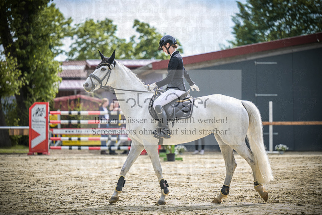 DOS_1161 | Entdecke hochwertige Reitturnierfotos von Foto Oger. Professionell, emotional und authentisch – jetzt Lieblingsmomente im Shop bestellen.Deutschlandweite Turnierfotografie. - Realisiert mit Pictrs.com