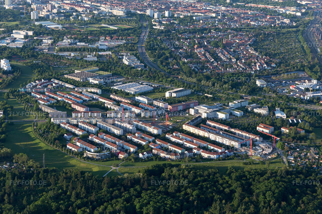 Luftbild: KA-Oberreut im Ortsteil Oberreut in Karlsruhe im Bundesland Baden-Württemberg in Deutschland. Foto: IMG_099542.jpg vom 21.05.2017 durch Werner Riehm/FLY-FOTO.de