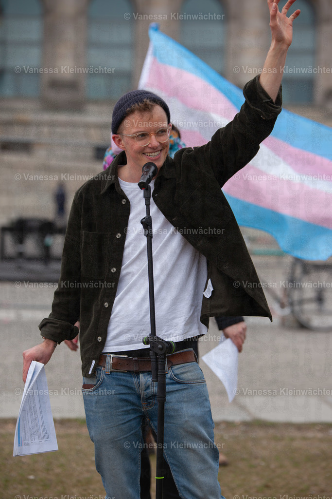  Trans Day Of Visibility Kundgebung 2022 in Berlin | Vanessa Kleinwächter - Realisiert mit Pictrs.com