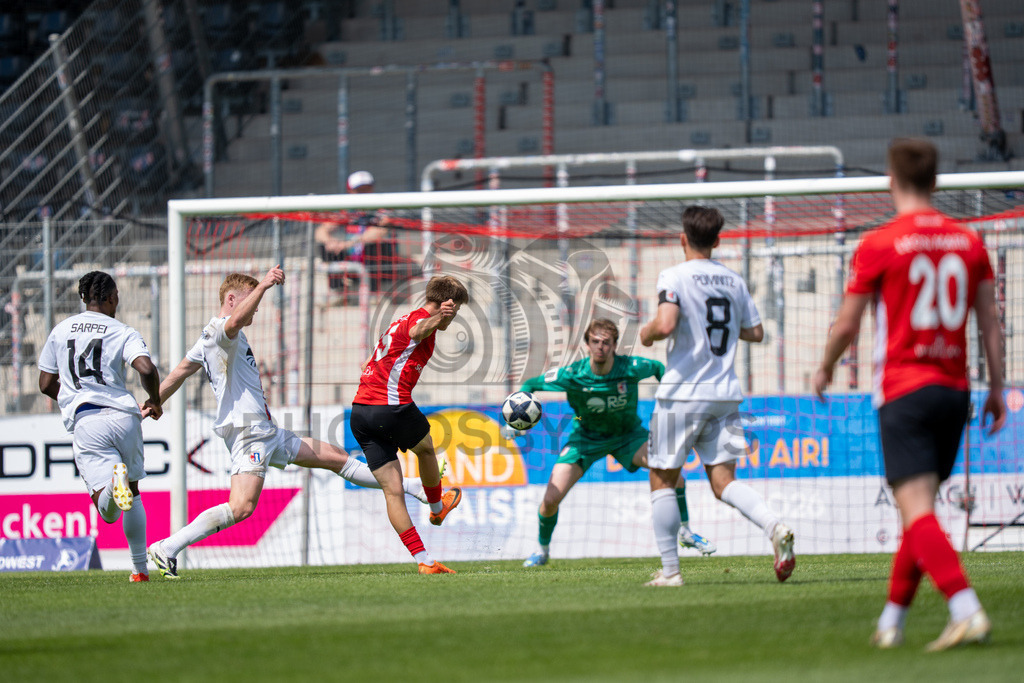 SG Sonnenhof Großaspach vs. SG Barockstadt Fulda-Lehnerz, Fussball, Regionalliga Suedwest, 33. Spieltag, 09.05.2026 | Torchance durch Lukas Stoppel (SG Sonnenhof Großaspach, #35),SG Sonnenhof Großaspach vs. SG Barockstadt Fulda-Lehnerz, Fussball, Regionalliga Suedwest, 33. Spieltag, 09.05.2026