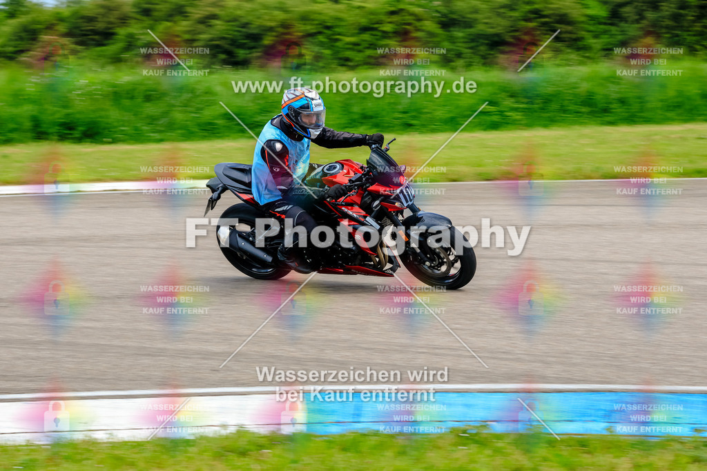 MotoTeam-9833 | Hier findet Ihr Bilder von Touristenfahrten auf der Nürburgring Nordschleife oder von anderen Veranstaltungen die ich besucht habe. Viel Spass beim Durch Schauen 
