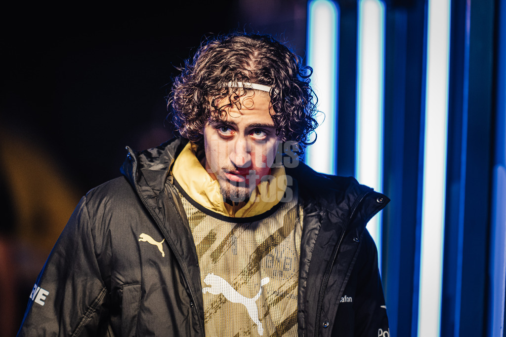 Fußball | Männer | Saison 2025/2026 | 1. Fußball-Bundesliga | 10. Spieltag | Hamburger SV vs. Borussia Dortmund | 08.11.2025 | Fabio Silva (#21, Borussia Dortmund) Einlauf ins Stadion