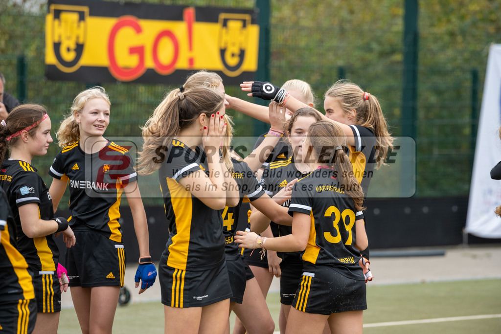 SFE_20231022_0216 | Deutsche Meisterschaft Weibliche U16 Finale Berliner HC - Harvestehuder THC am 22.10.2023 in Köln (Düsseldorfer Hockeyclub 1905 e.V.), Photo: Stephan Fehrmann 2023 (Sports-Gallery)