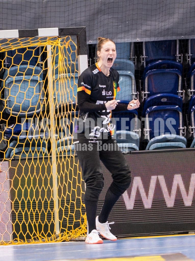 Handball I Frauen I Saison 2025-2026 I 1. HBF I 17. Spieltag I VFL Oldenburg - Thüringer HC I 0599 | Madita Kohorst (25, VfL Oldenburg) Freude, Jubel, Emotionen - Realisiert mit Pictrs.com