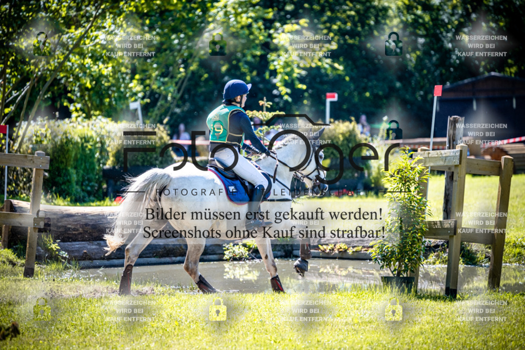 A1_Vielseitigkeitsturnier Melle Oldendorf-15c-0245 | Entdecke hochwertige Reitturnierfotos von Foto Oger. Professionell, emotional und authentisch – jetzt Lieblingsmomente im Shop bestellen.Deutschlandweite Turnierfotografie. - Realisiert mit Pictrs.com