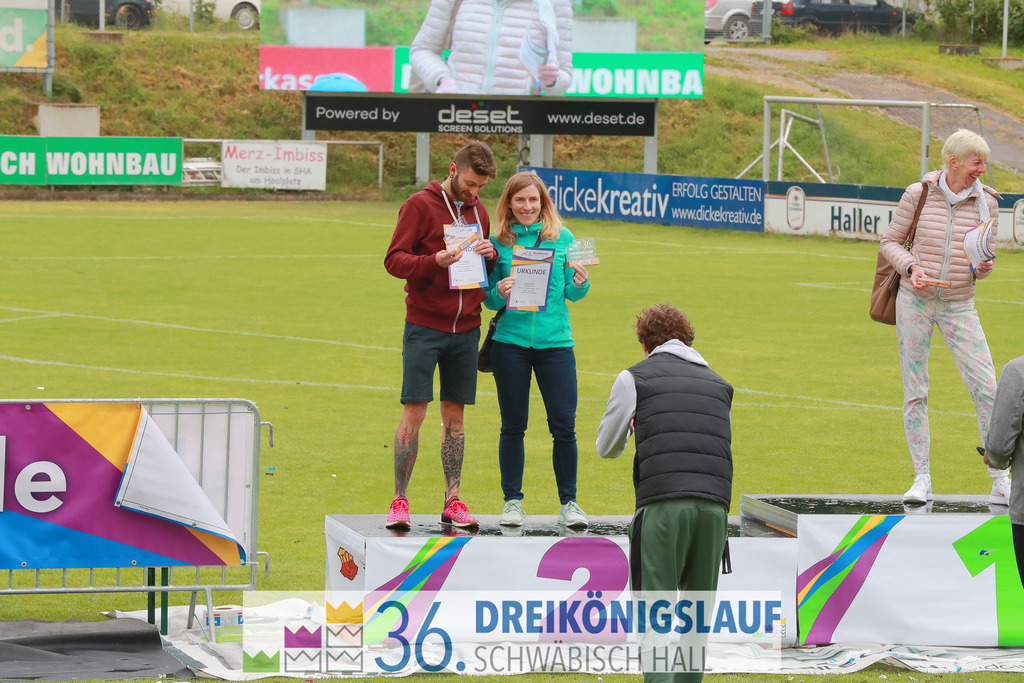 Siegerehrung Optima Sport Park | 3königslauf 2022 Siegerehrung - Realisiert mit Pictrs.com