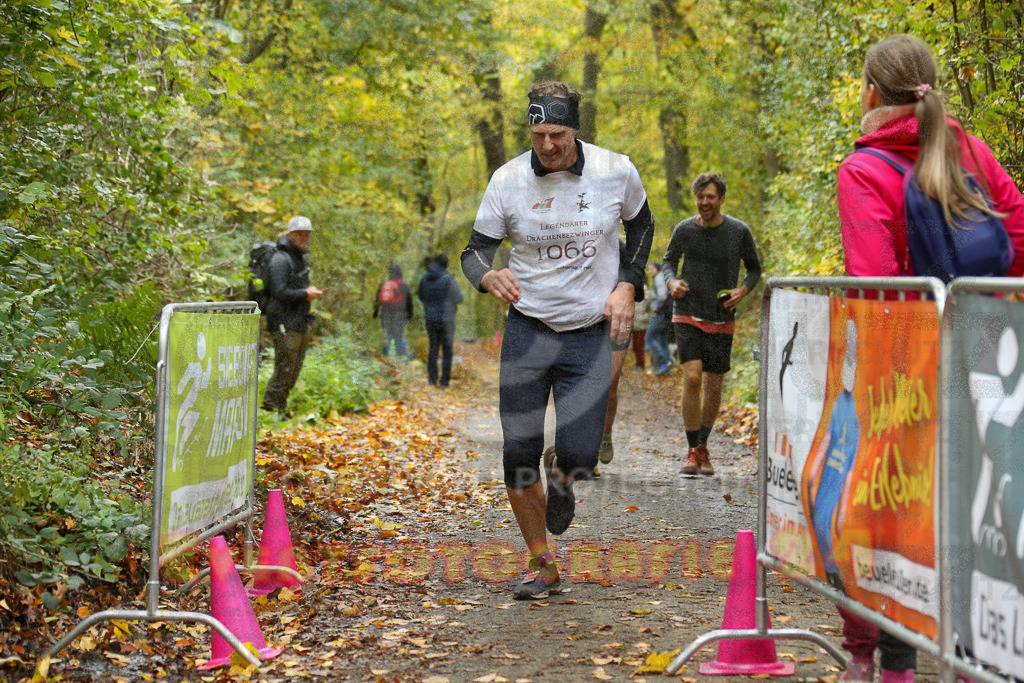 251026_1322_EX1_3259 | Sportfotografie im Rhein-Sieg Kreis, Köln, Bonn, NRW, Rheinland Pfalz, Hessen, etc. Unser Tätigkeitsfeld umfasst den Laufsport vom Volkslauf über den Marathon, Duathlon, Triathon bis zum Ultralauf wie Kölnpfad Ultra oder Schindertrail.