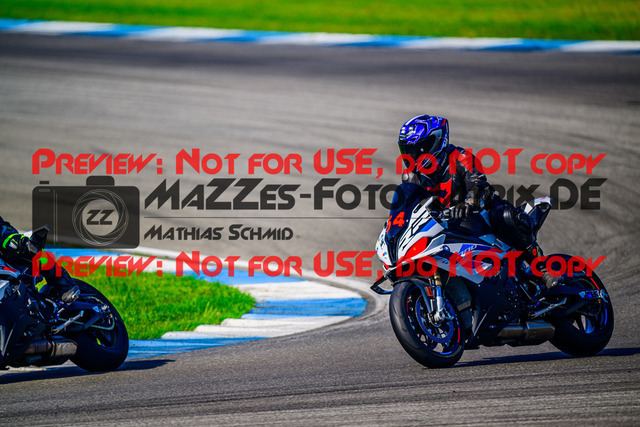 MaZZes_FotoMatrix_240520_6007705_2995 | WEISS