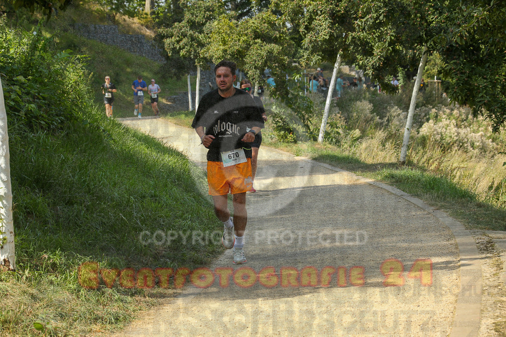 250824_1444_EX1_7390 | Sportfotografie im Rhein-Sieg Kreis, Köln, Bonn, NRW, Rheinland Pfalz, Hessen, etc. Unser Tätigkeitsfeld umfasst den Laufsport vom Volkslauf über den Marathon, Duathlon, Triathon bis zum Ultralauf wie Kölnpfad Ultra oder Schindertrail.