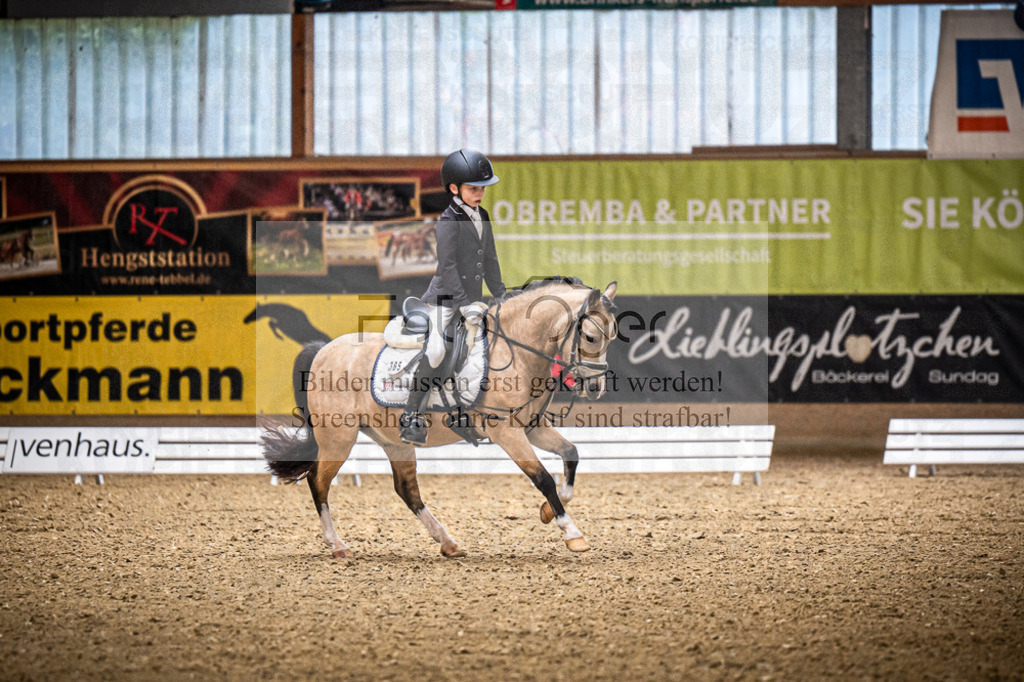 DOS_0833 | Entdecke hochwertige Reitturnierfotos von Foto Oger. Professionell, emotional und authentisch – jetzt Lieblingsmomente im Shop bestellen.Deutschlandweite Turnierfotografie. - Realisiert mit Pictrs.com