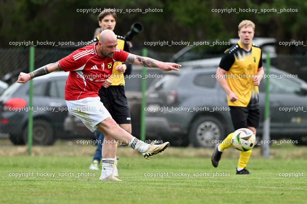 SV Arnoldstein vs. FC Union Sillian-Heinfels | #9 Denis Kerrniqi FC Sillian, #13 Fabian Ortner SV Arnoldstein, SV Arnoldstein vs. FC Union Sillian-Heinfels, SV Arnoldstein vs. FC Union Sillian-Heinfels am 29.03.2026 in Arnoldstein (Waldparkstadion Arnoldstein), Austria, (Photo by Bernd Stefan)