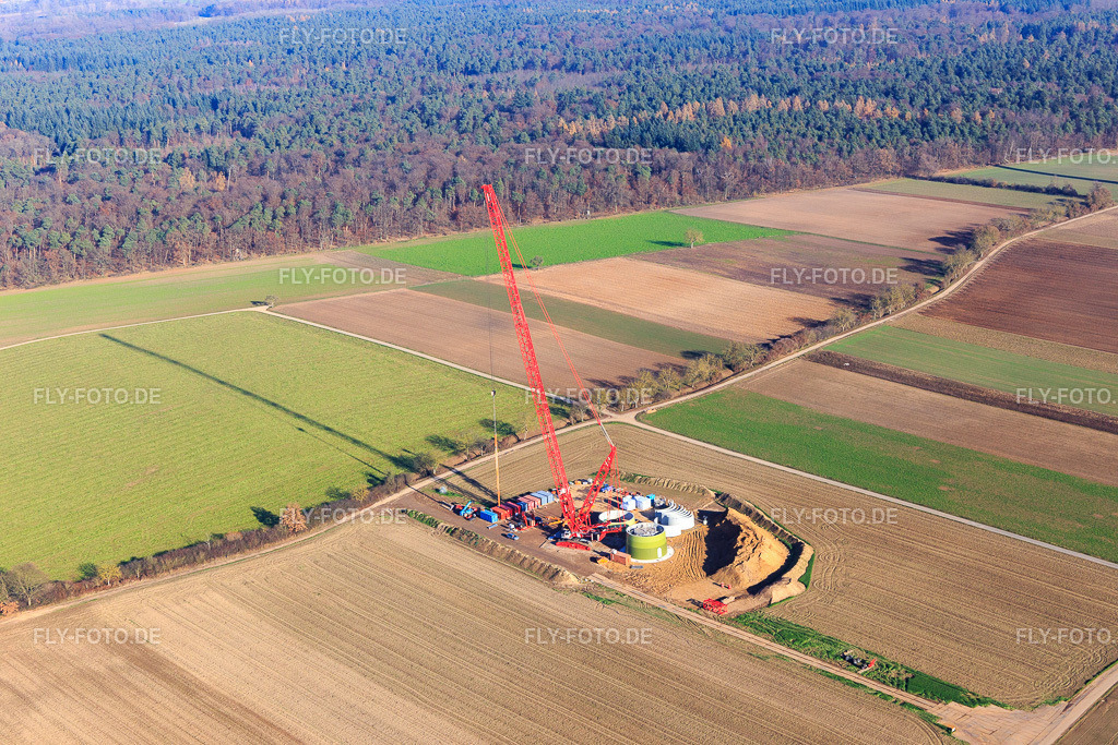 Baustelle Windrad Fundament mit Kran | Luftbild: Baustelle Windrad Fundament mit Kran in Hatzenbühl im Bundesland Rheinland-Pfalz in Deutschland. Foto: IMG_095917.jpg vom 03.12.2016 durch Werner Riehm/FLY-FOTO.de - Realisiert mit Pictrs.com