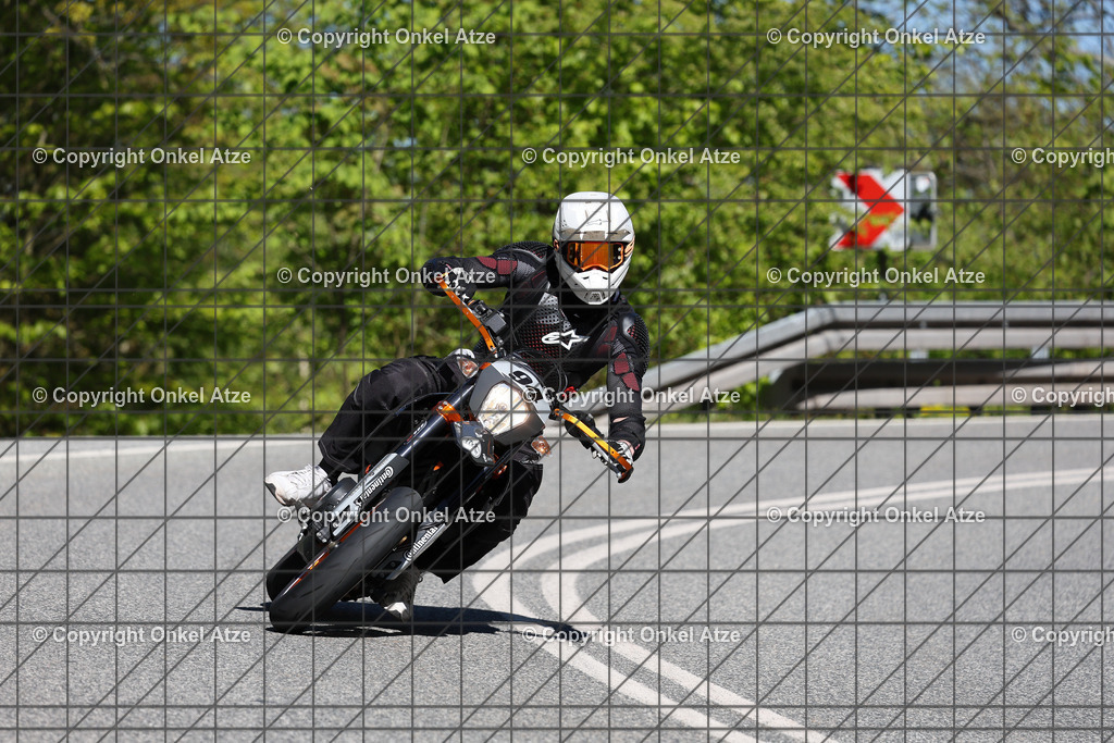 IMG_9276 | Fotograf am Kyffhäuser. Onkel Atze. Kyffhäuser Rennstrecke. Café36. Motorsportfotografie. - Realisiert mit Pictrs.com