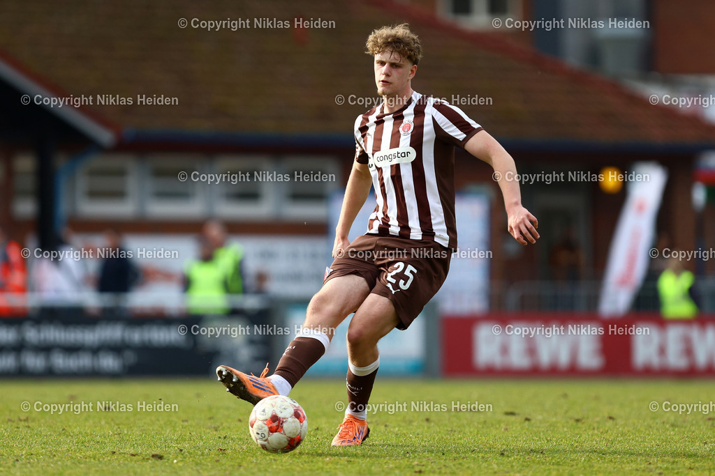 NH_FCEiintrachtNorderstedt_FCStPauliU23_RegionalligaNord_08032026 | #25 Calvin Rahr (FC St. Pauli U23)Fußball I Herren I Regionalliga Nord I Saison 2025-2026 I 25. Spieltag I FC Eintracht Norderstedt - FC St. Pauli I 08.03.2026 I Edmund-Plambeck-Stadion
