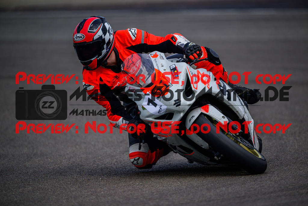 MaZZes_Fotomatrix_20250421_6007705_4801 | WEISS