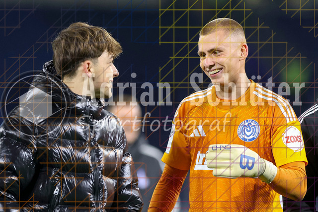 MSV Duisburg vs SV Waldhof Mannheim - 3. Liga | Duisburg, Deutschland, 07.11.25:   Maximilian Braune (MSV Duisburg) lächelt, lacht waehrend des Spiels der 3. Liga MSV Duisburg vs SV Waldhof Mannheim in der schauinsland-reisen-arena(Foto von Brauer-Fotoagentur / Adrian Schlueter)