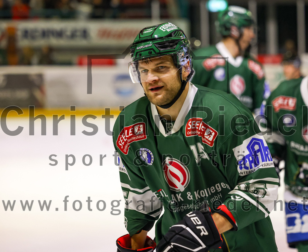 2023-10-20_164_TSV_Erding_gegen_EHC_Klostersee | Erding, Deutschland, 20.10.2023:.Eishockey, Bayernliga Vorrunde 2023 / 2024, 2. Spieltag, TSV Erding gegen EHC Klostersee, Endergebnis: 7:2..Elias Maier (Erding Gladiators, #15)..Foto: Christian Riedel / fotografie-riedel.net