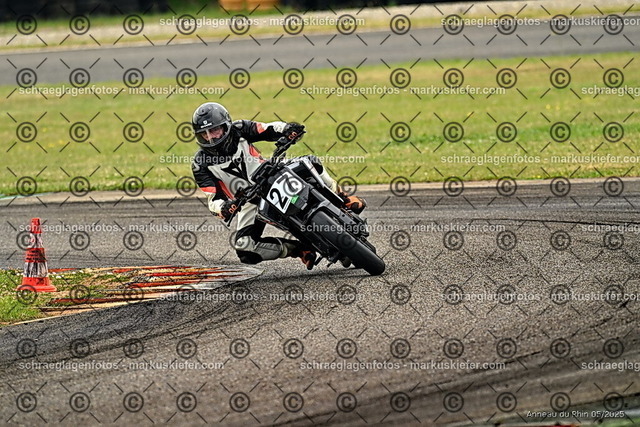 25bt02-0009 | markuskiefer.com - Realisiert mit Pictrs.com
