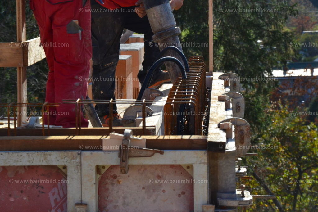 bib-lg04-betonarbeiten-0652 | Nach LV-Leistungsgruppen sortierte Detailfotos über den Bau eines Hauses. Alle Hausbau-Bilder direkt vom Urheber und Autor der Website Haus-Selber-Bauen.com