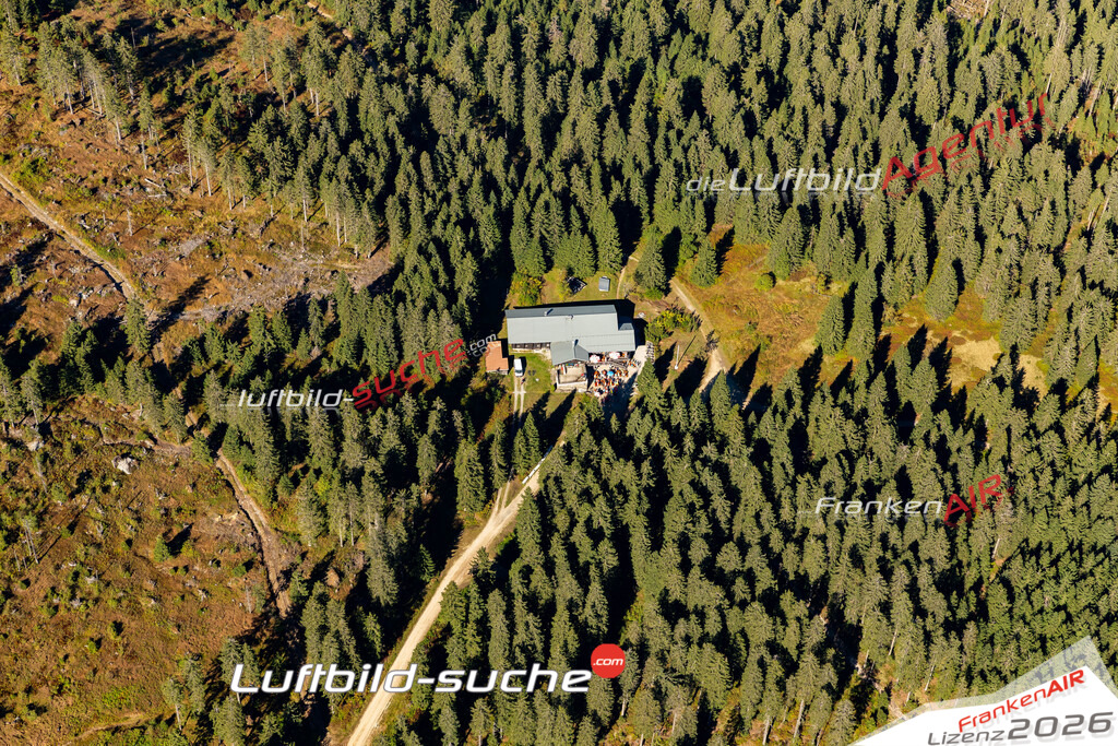 Aktuelles Luftbild von Kleiner Arber Chamer Hütte Bodenmais Kauf mit Lizenz / Bildrechten möglich- Die Luftaufnahme wurde 2021 mittels UL-Flugzeug erstellt ( keine Drohne ) - hochauflösende Kamera-Systeme von  Canon -Beste Qualität - Für grossformatige Ausdrucke geeignet. Die Geschenkidee !