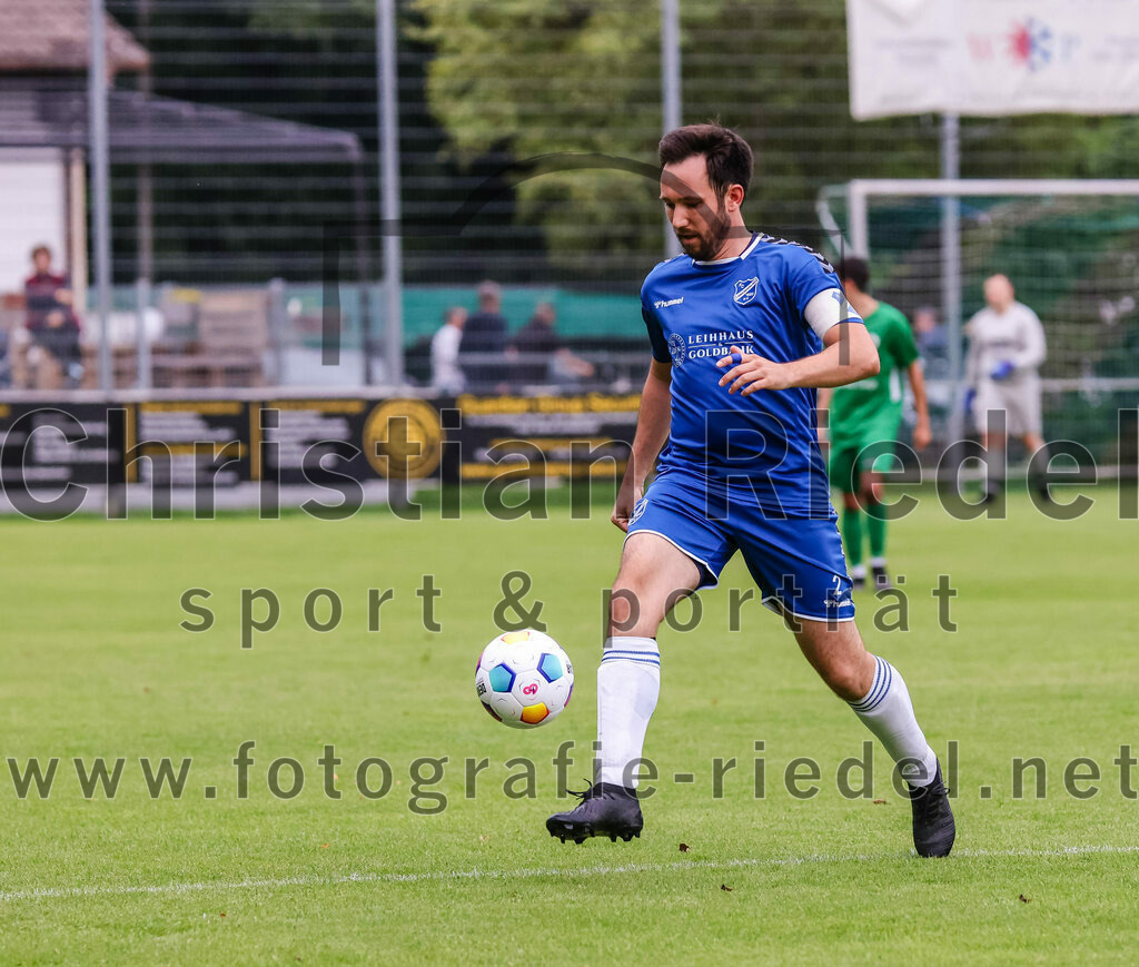 2023-08-04_043_FC_Forstern_gegen_FC_Langengeisling_II | Forstern, Deutschland, 04.08.2023:
Fußball, Kreisklasse 2023 / 2024, 1. Spieltag, FC Forstern gegen FC Langengeisling II, Endergebnis: 2:1

Christopher Scherm (FC Langengeisling, #2)

Foto: Christian Riedel / fotografie-riedel.net