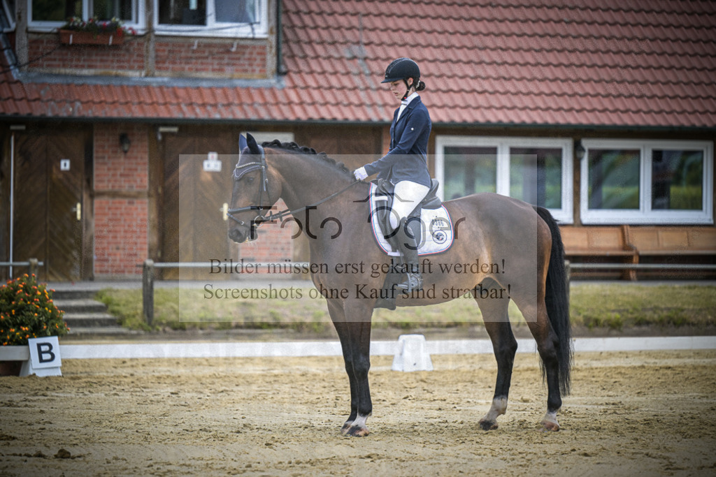 DOS_4326 | Entdecke hochwertige Reitturnierfotos von Foto Oger. Professionell, emotional und authentisch – jetzt Lieblingsmomente im Shop bestellen. - Realisiert mit Pictrs.com