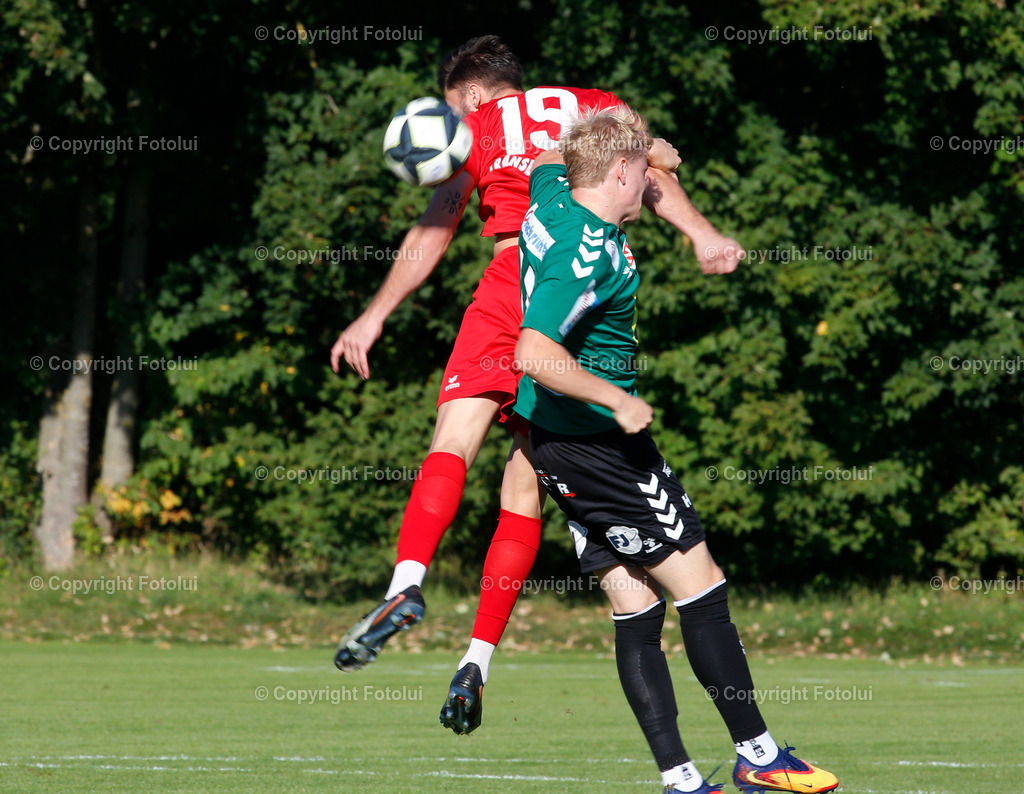 A_LUI_250925_000003 | SPORT,FUSSBALL REGINALLIGA MITTE ASKOE OEDT-JUNGE WIKINGER 27.09.25 IM BILD: TONI BARISIC (OEDT) UND PHILIPP WEISSENBACHER (JUNGE WIKINGER )FOTO:FOTOLUI