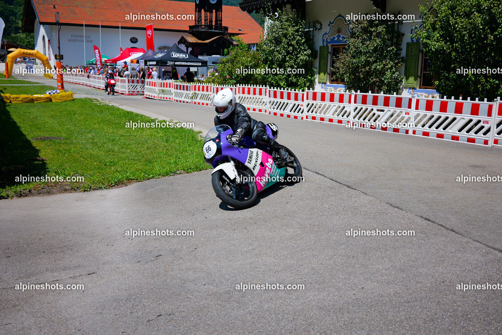 P1036989-2 | Erleben Sie atemberaubende, hochqualitative Fotos Ihrer Fahrt entlang der malerischen Alpenstraßen. Besuchen Sie alpineshots.com, um professionelle Aufnahmen Ihrer unvergesslichen Reise zu finden und zu kaufen - Realisiert mit Pictrs.com