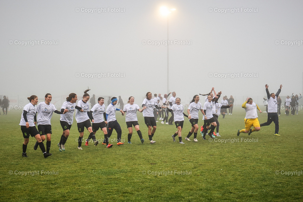 A-BINDER_20240601_0073 | St.Stefan,AUSTRIA,01.June.24 - SOCCER - Zaunergroup OOE Ladies Cuo, LASK vs FCPS. Image shows the rejoicing of Kematen.Photo: Sportmediapics.com/ Manfred Binder