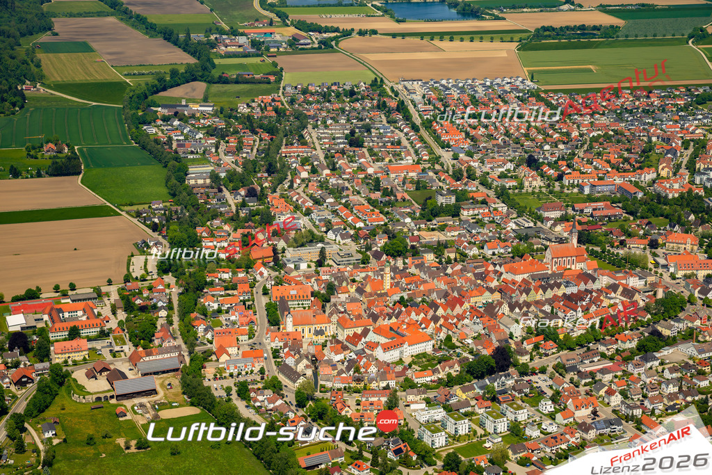 Das Luftbild zeigt  Mindelheim - Die Luftaufnahme wurde 2023 vom UL-Flugzeug aus erstellt ( keine Drohne ) - Hochauflösende Luftaufnahme - Für grossformatige Ausdrucke geeignet. Die Geschenkidee !Mit Lizenz und Bildrechte bestellbar