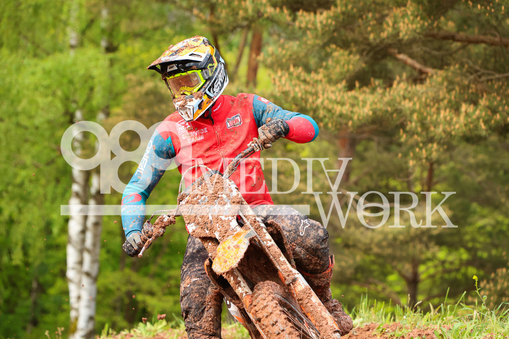 5E6A9943 | 989 MEDIAWORK