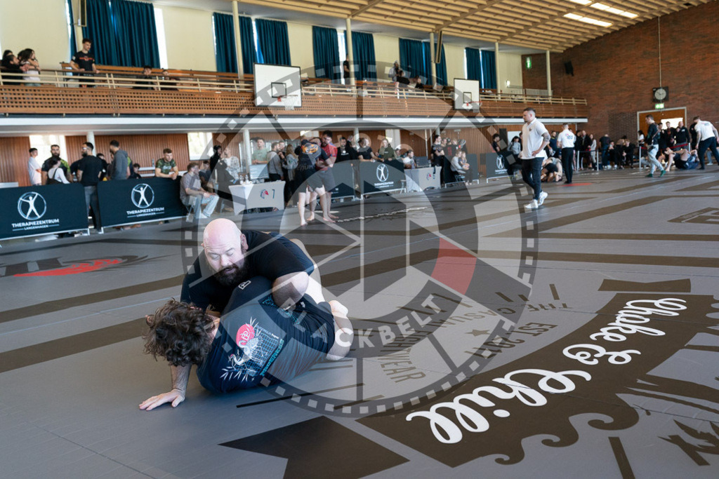 20250329PBB4667 | Fighters compete during the International Luta Livre (ILLCS) Germany IX Spring 2025 Competition spring on March 29, 2025 in Hannover, Germany.© Chiara Dazi