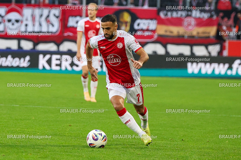 Rot-Weiss Essen - 1.Fc Schweinfurt | Essen, Deutschland, 02.11.2025 Ramien Safi  (Rot-Weiss Essen) Einzelaktion während des 3.Liga Spiels zwischen  Rot-Weiss Essen und 1.Fc Schweinfurt am 02.11.2025 im Stadion an der Hafenstraße in Essen. (Foto von Timo Bluhmki-Schmidt/Brauer Fotoagentur