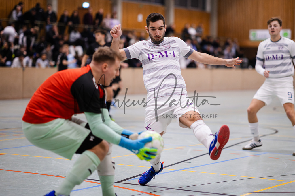 20251221-turnier-nienberge-viertelfinale-0002 | Das ist die Fotodatenbank für authentische Sportfotografie aus Münster: Markus Paletta fotografiert Teams, Sportler:innen, Kinder, Events & Unternehmen. - Realisiert mit Pictrs.com
