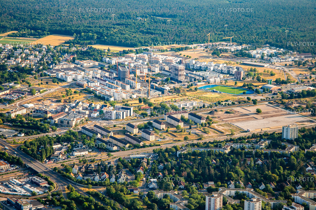 E Franklin Wohnanlage https://www.e-franklin.de/ | Luftbild: E Franklin Wohnanlage https://www.e-franklin.de/ im Ortsteil Käfertal in Mannheim im Bundesland Baden-Württemberg in Deutschland. Foto: IMG_136932.jpg vom 24.06.2023 durch ©2025 Werner Riehm fly-foto.de/copyright - Realisiert mit Pictrs.com