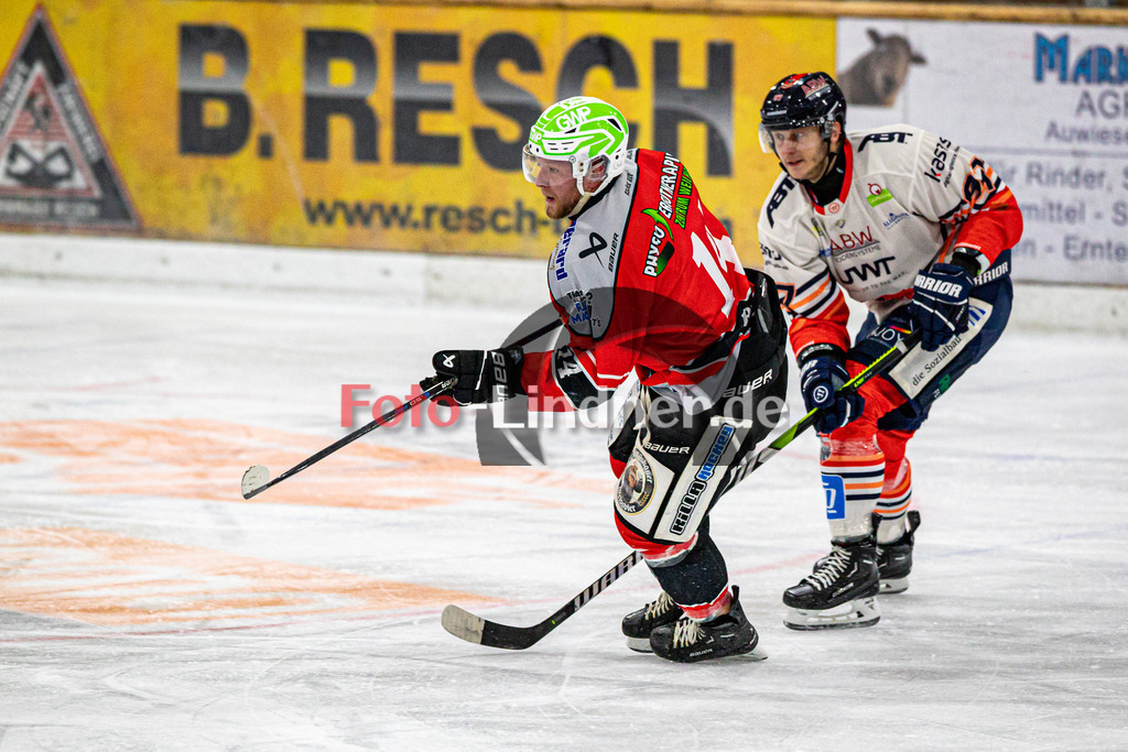 TSV Peißenberg Miners vs ESC Kempten SHARKS | Eishockey Bayernliga Vorbereitung 2024/2025, TSV Peißenberg Miners vs ESC Kempten SHARKS, 20241004,Lukas ARTUS (Miners 14) in Aktion,2024-10-04 in Peißenberg (Eisstadion)Lukas ARTUS (Miners 14)Copyright: WolfgangxLindner