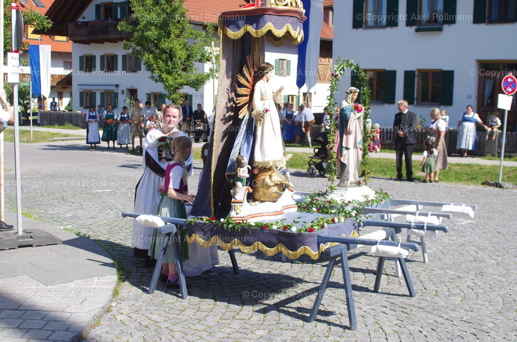IMGP5478 | fotografiert von Axel PollmannLeonhardi Wallfahrt Benediktbeuern und Murnau, Fronleichnam, Fasching, Landschaft im Loisachtal und Benediktbeuern  - Realisiert mit Pictrs.com
