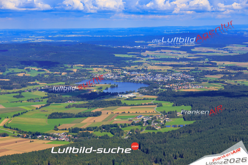 Die Luftaufnahme Wessenhaid - Weissenstadt wurde 2017 mittels Flugzeug (keine Drohne) erstellt. Perfekte Schärfe und Druck- Auflösung- Garantiert!