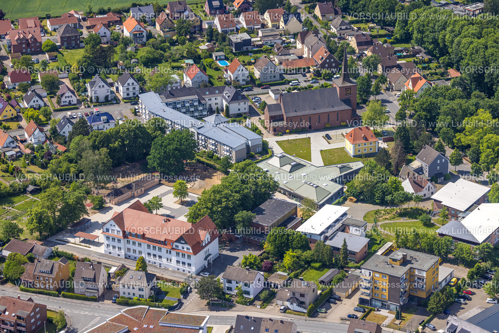 Hamm220504005 | Luftbild, Heilig Kreuz Kirche, Caritas-Altenheim St. Josef, Lessingschule, Herringen, Hamm, Ruhrgebiet, Nordrhein-Westfalen, Deutschland